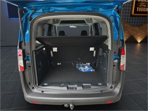 Ford E-Tourneo Courier